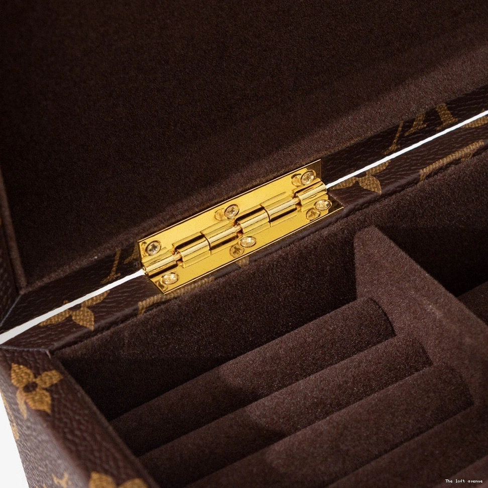 ACCESSORIES LV BOX CUSTOM 0813